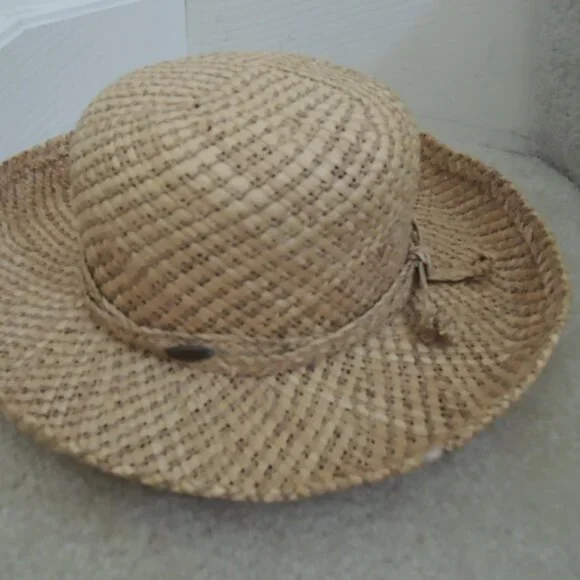 Ladies Sun Hat Liz Claiborne Woven Straw Hat Natural Tan Fiber w/Wide Brim NWOT - Picture 2 of 8